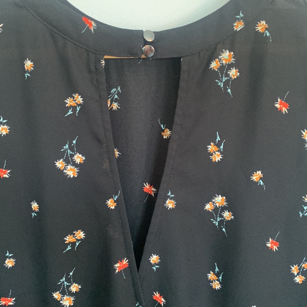 Flared dressy blouse L DONATED - Picture 7 of 9